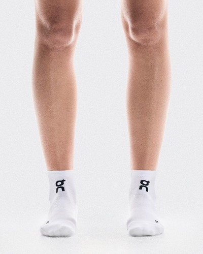 On Core Run Sock Mid - 2 Pair - White